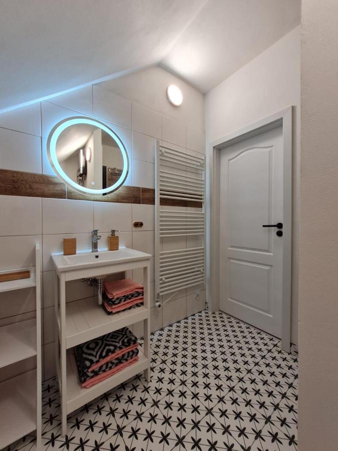 Apartman Konirna ฮาร์ราคอฟ ภายนอก รูปภาพ